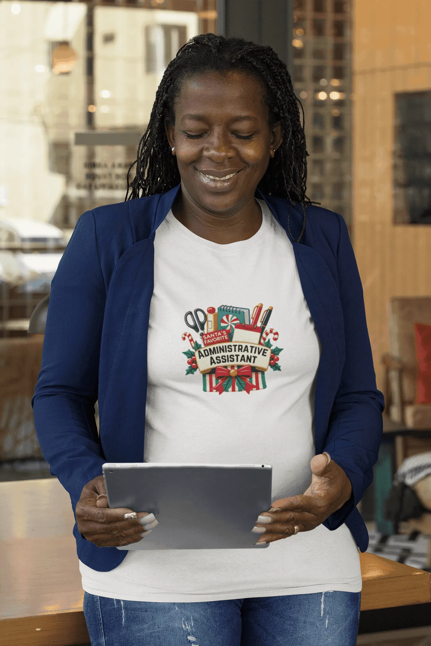 🎅📎 Santa's Favorite Administrative Assistant 🎁🎄 - Women's Softstyle Tee