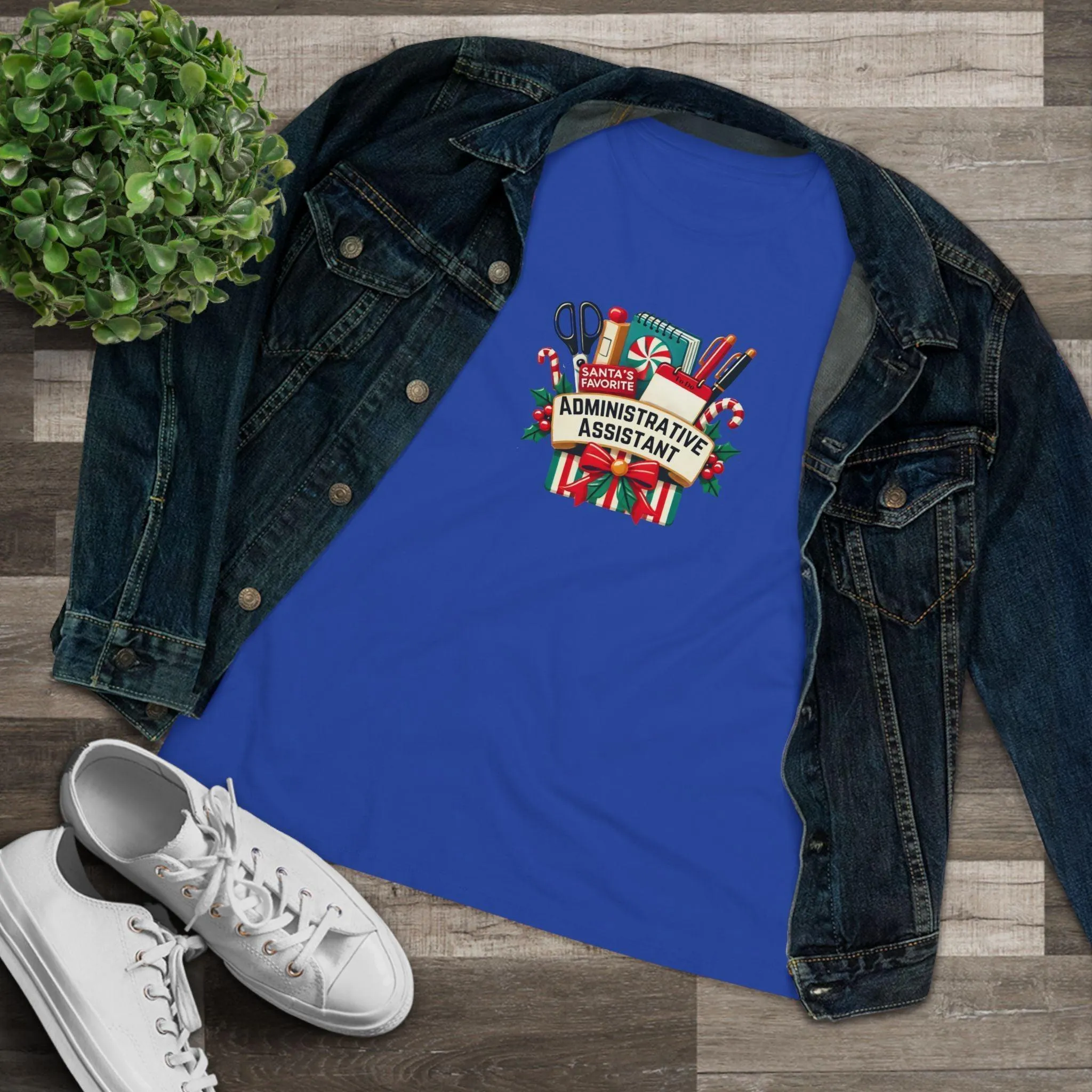 🎅📎 Santa's Favorite Administrative Assistant 🎁🎄 - Women's Softstyle Tee