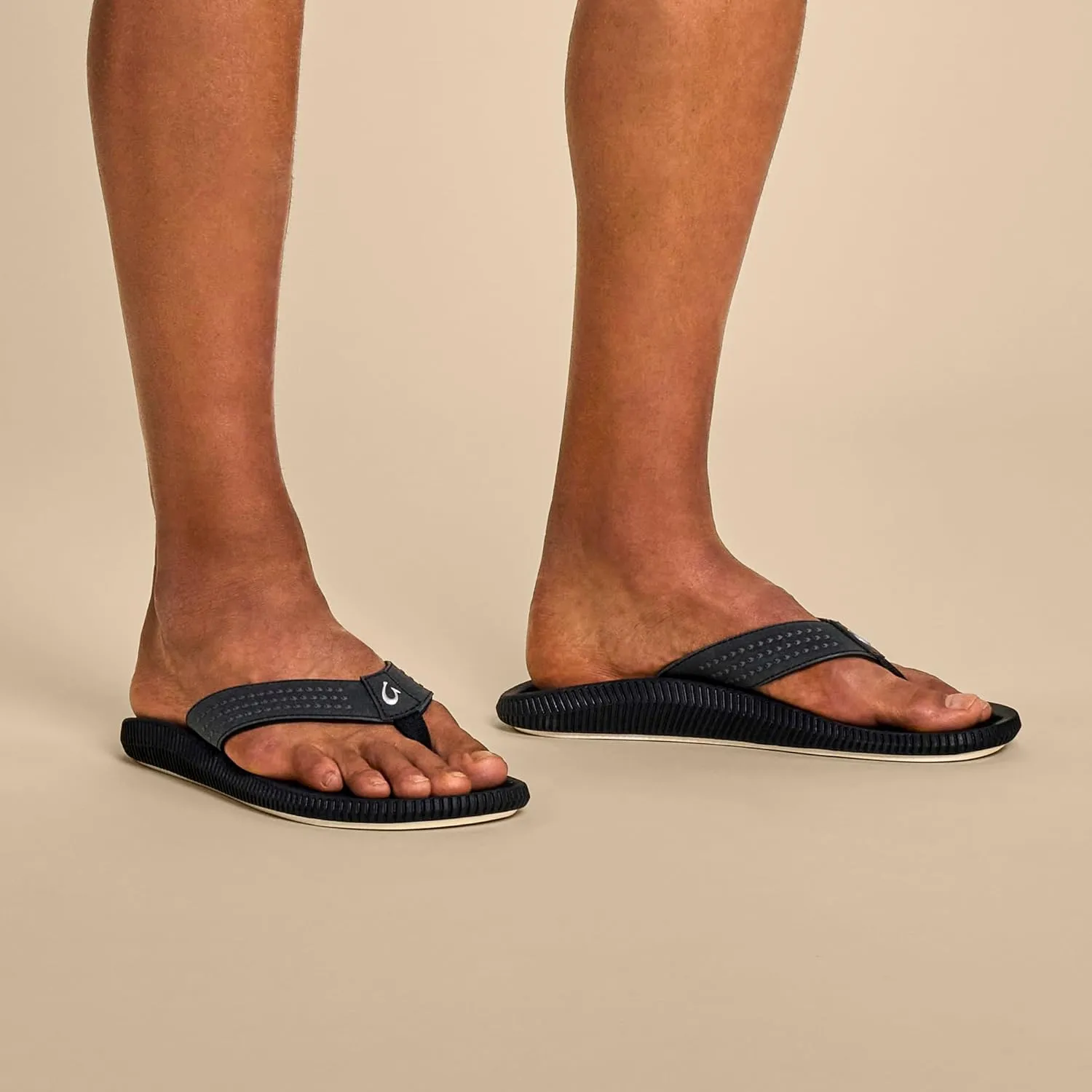 OLUKAI Ulele Men's Beach Sandals, Water Resistant Flip Flops, Arch Support & Comfort Fit, Lightweight & Durable, Enhanced Grip & Traction