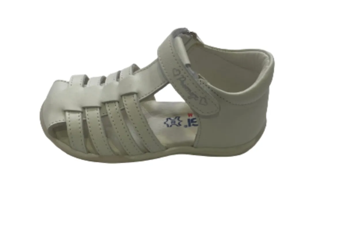 Primigi white leather sandals
