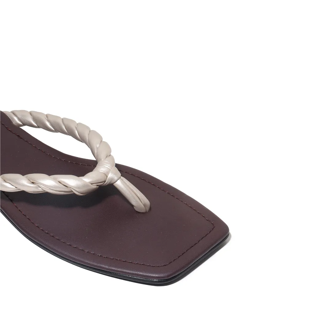 Twisted Knot Gold