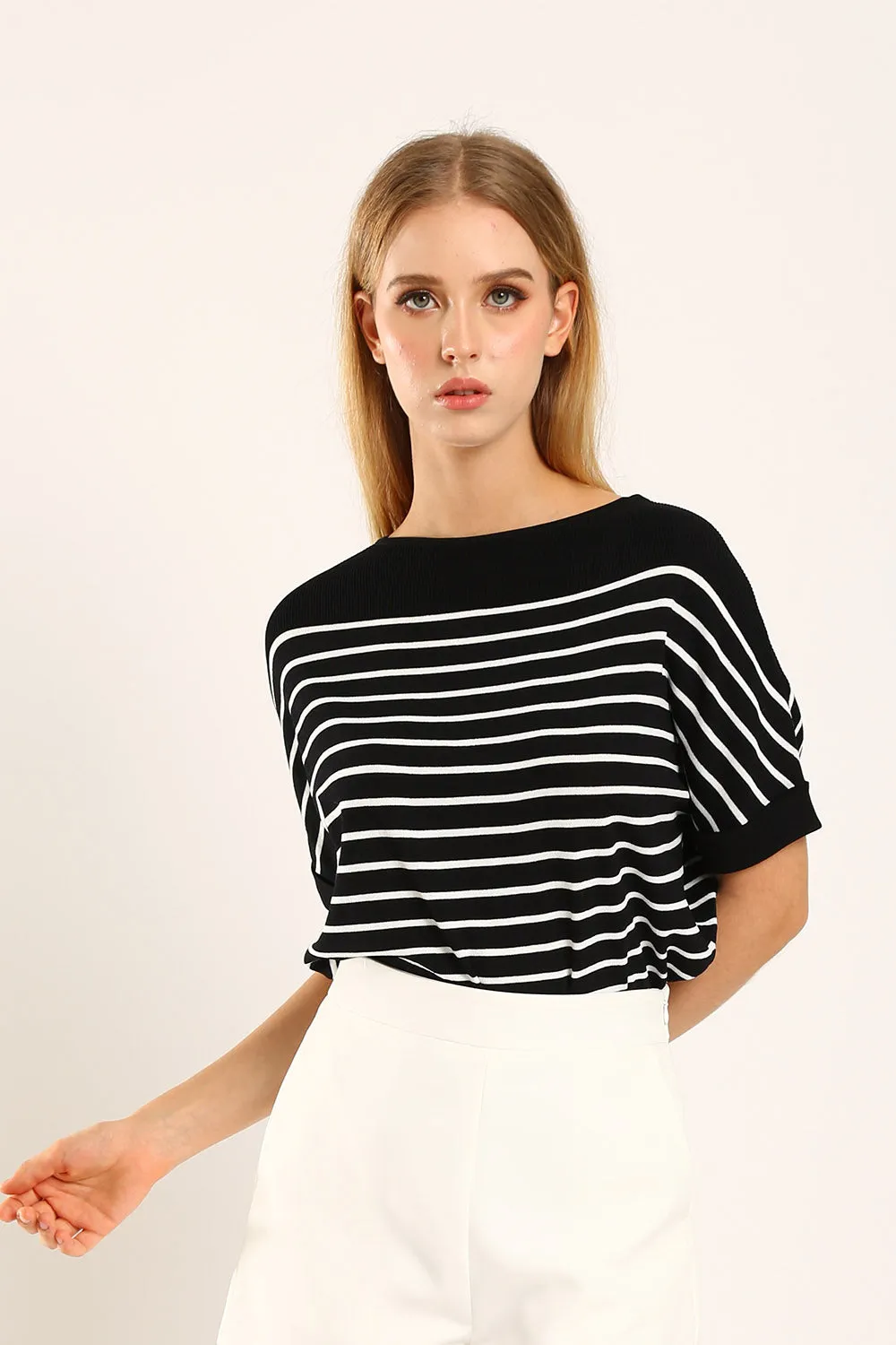 Valeina Contrast Knit Top in Black