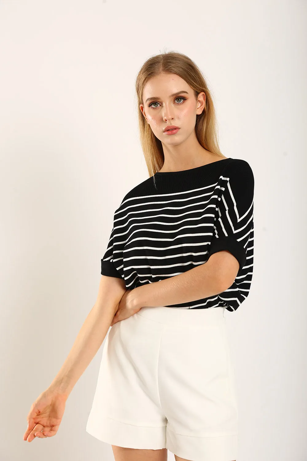 Valeina Contrast Knit Top in Black